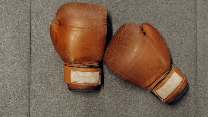 Boxing Gloves With Laces vs Velcro: Which is Right for You?