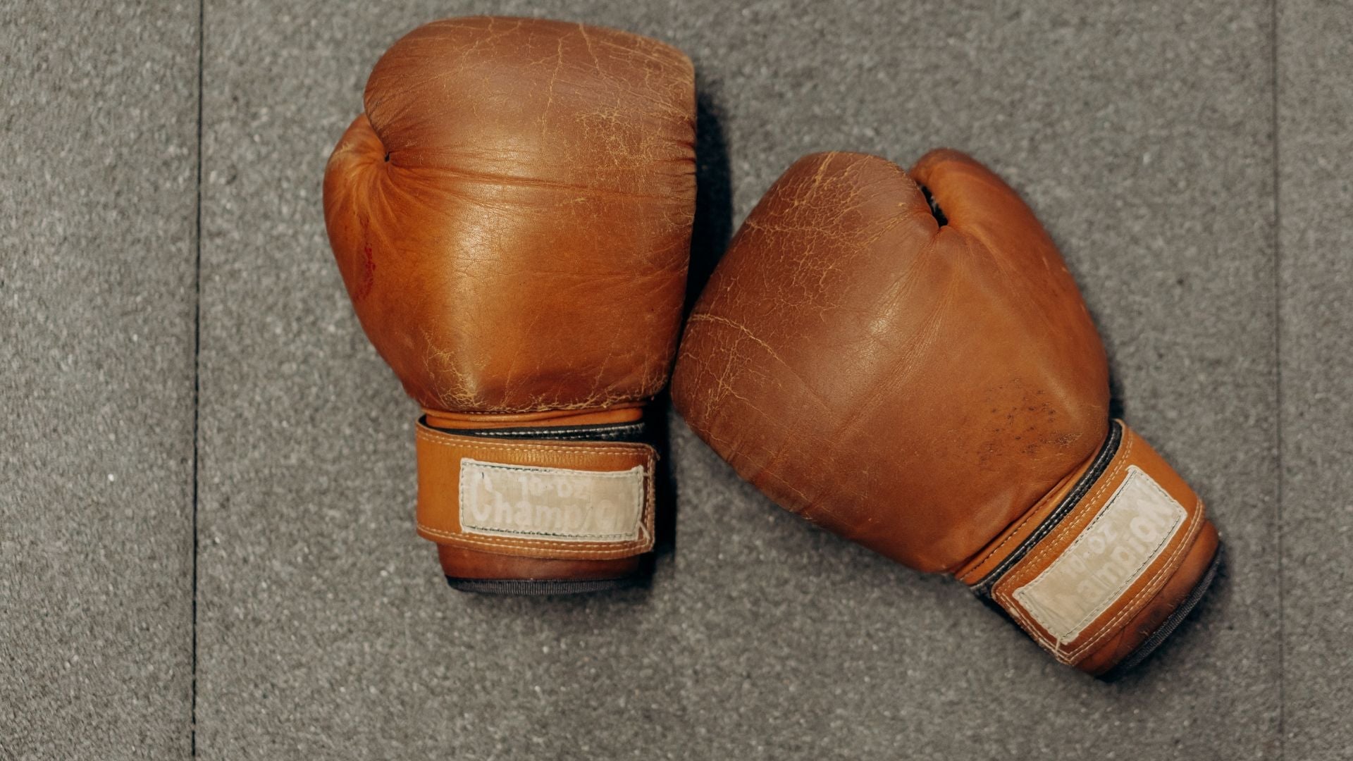 Boxing Gloves With Laces vs Velcro: Which is Right for You? - FightstorePro