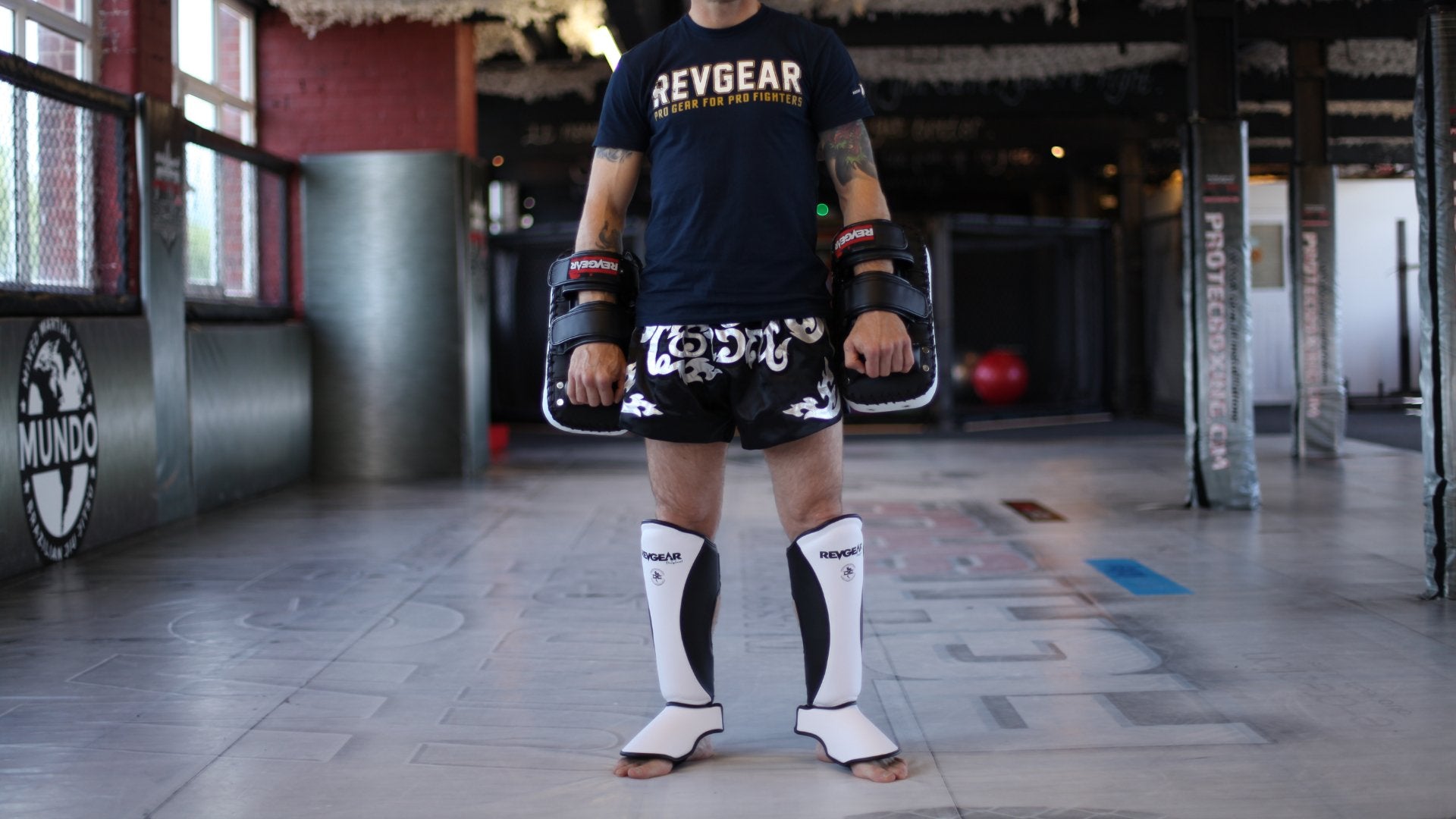 Shin guard sizing guide - FightstorePro